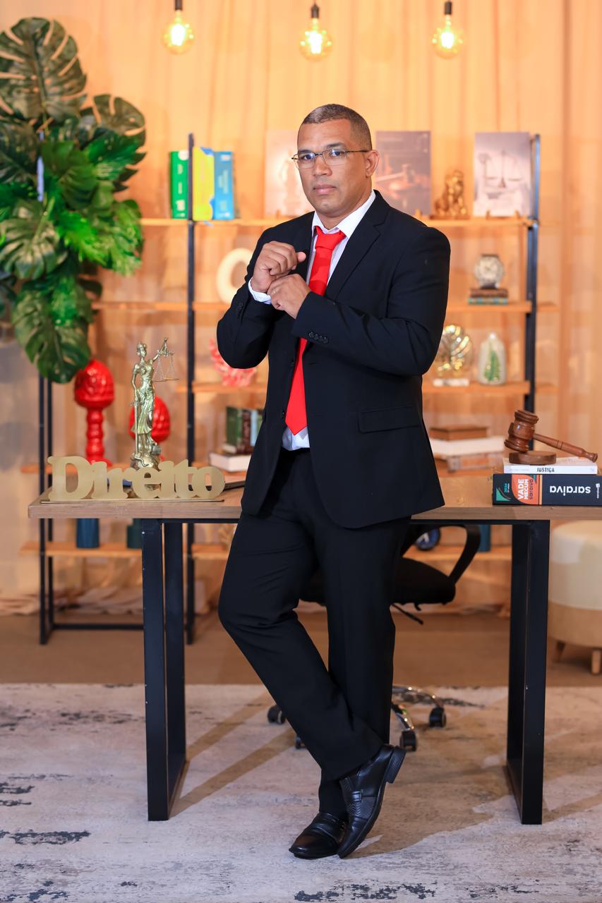 Dr. Elton Luis